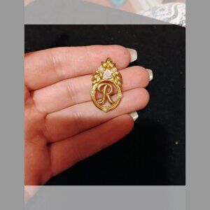 Vintage "R" initial pendant